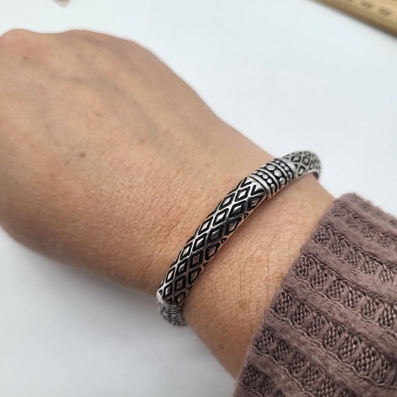 Parfois Zinc Stretch Bracelet Black Silver Tone Geometric Diamond Shape - Picture 11 of 11